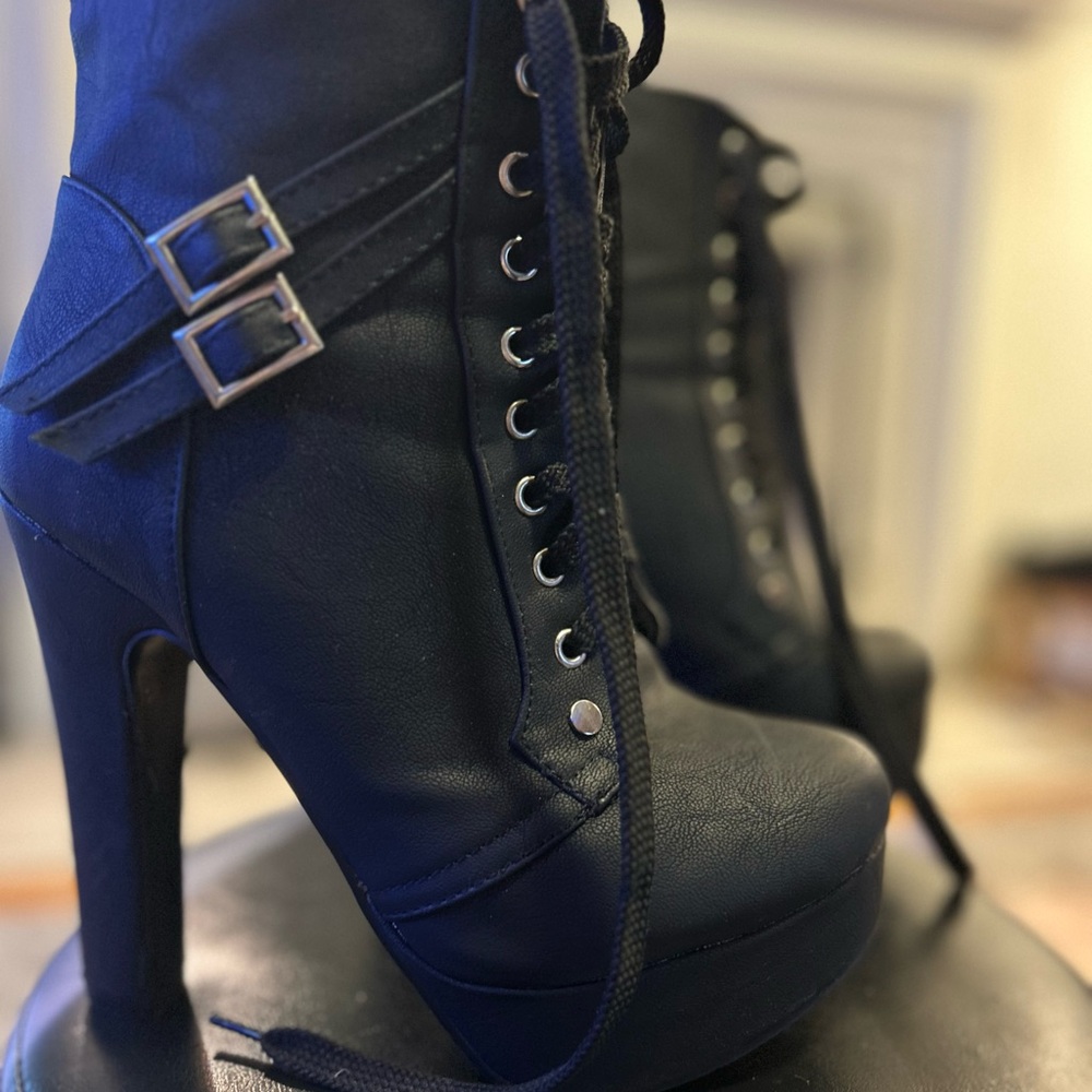 5 inch heeled platform boot